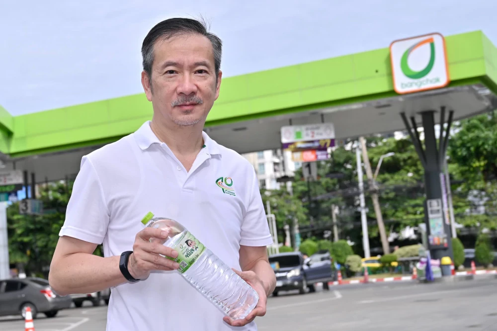 Bangchak and Customers Unite: One Million Bottles for Flood Relief
